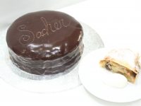 ザッハトルテ<br>＆アップル<br>シュトゥルーデル