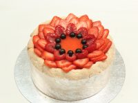 ベリーを使った<br>おしゃれな<br>シャーロット